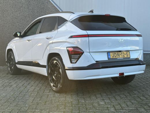 Hyundai Kona Comfort Smart 48.4 kWh / Navigatie / Blind-Spot Collision-Avoidance Assist / Adaptieve Cruise Con... ActivLease financial lease
