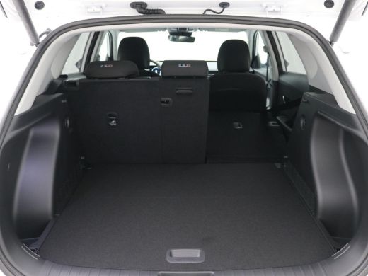 Hyundai Kona Comfort Smart 48.4 kWh / Navigatie / Blind-Spot Collision-Avoidance Assist / Adaptieve Cruise Con... ActivLease financial lease
