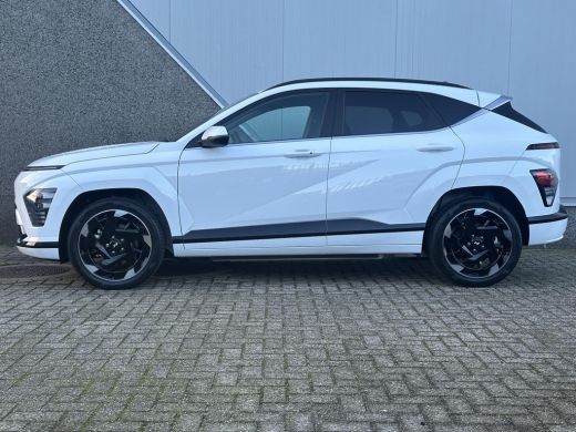 Hyundai Kona Comfort Smart 48.4 kWh / Navigatie / Blind-Spot Collision-Avoidance Assist / Adaptieve Cruise Con... ActivLease financial lease