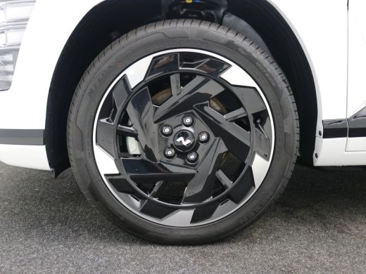 Hyundai Kona Comfort Smart 48.4 kWh / Navigatie / Blind-Spot Collision-Avoidance Assist / Adaptieve Cruise Con... ActivLease financial lease