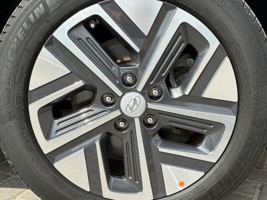 Hyundai Kona Comfort 39 kWh / SOH 100% / Fabrieksgarantie t/m 04-2028 / Dealer Onderhouden / Stoelverwarming /... ActivLease financial lease