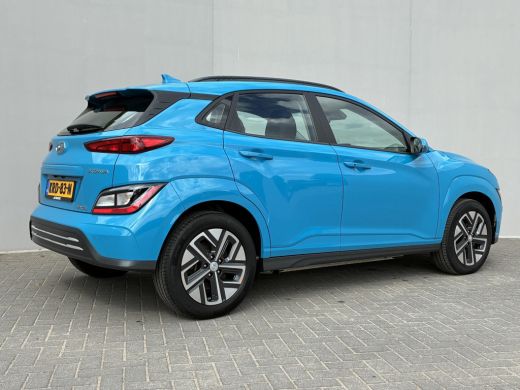 Hyundai Kona Comfort 39 kWh / SOH 100% / Fabrieksgarantie t/m 04-2028 / Dealer Onderhouden / Stoelverwarming /... ActivLease financial lease