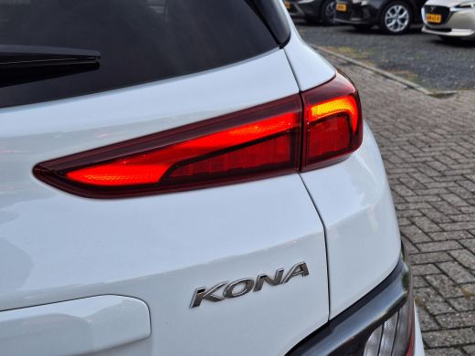 Hyundai Kona EV Fashion 64 kWh | SOH 95,5% | Apple Carplay/Android Auto | Climate control | Stoelverwarming | ... ActivLease financial lease