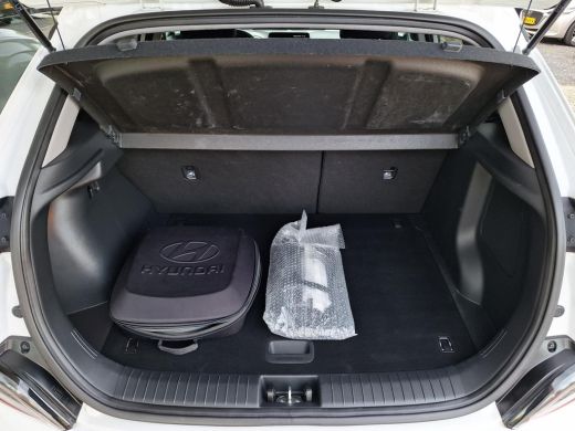 Hyundai Kona EV Fashion 64 kWh | SOH 95,5% | Apple Carplay/Android Auto | Climate control | Stoelverwarming | ... ActivLease financial lease