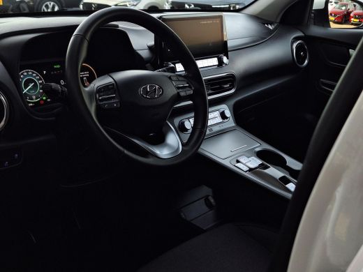 Hyundai Kona EV Fashion 64 kWh | SOH 95,5% | Apple Carplay/Android Auto | Climate control | Stoelverwarming | ... ActivLease financial lease