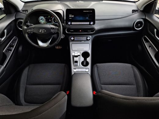 Hyundai Kona EV Fashion 64 kWh | SOH 95,5% | Apple Carplay/Android Auto | Climate control | Stoelverwarming | ... ActivLease financial lease