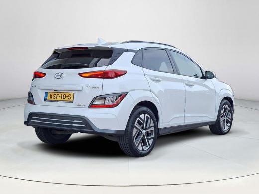Hyundai Kona EV Fashion 64 kWh | SOH 95,5% | Apple Carplay/Android Auto | Climate control | Stoelverwarming | ... ActivLease financial lease