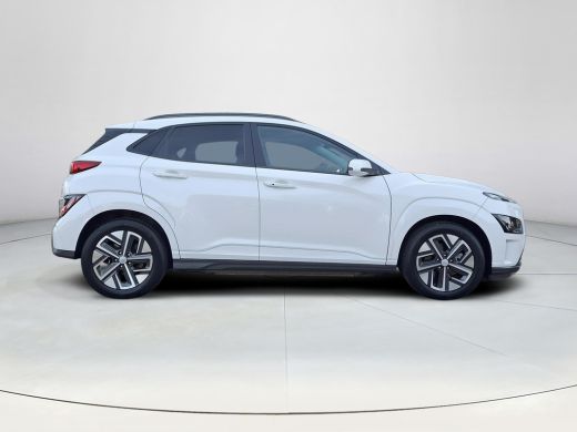Hyundai Kona EV Fashion 64 kWh | SOH 95,5% | Apple Carplay/Android Auto | Climate control | Stoelverwarming | ... ActivLease financial lease