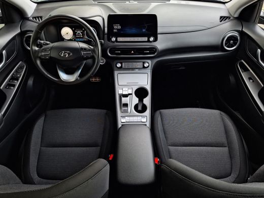 Hyundai Kona EV Fashion 64 kWh | SOH 96,4% | Apple Carplay/Android Auto | Climate control | Stoelverwarming | ... ActivLease financial lease