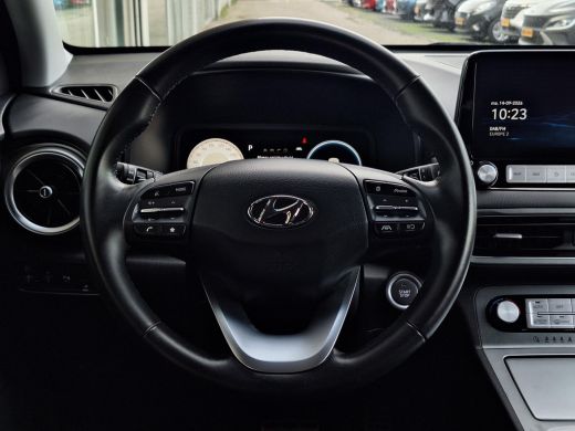 Hyundai Kona EV Fashion 64 kWh | SOH 96,4% | Apple Carplay/Android Auto | Climate control | Stoelverwarming | ... ActivLease financial lease