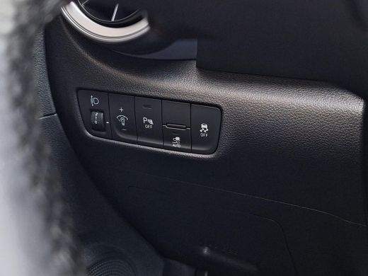 Hyundai Kona EV Fashion 64 kWh | SOH 96,4% | Apple Carplay/Android Auto | Climate control | Stoelverwarming | ... ActivLease financial lease