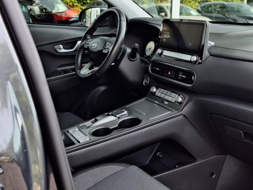 Hyundai Kona EV Fashion 64 kWh | SOH 96,4% | Apple Carplay/Android Auto | Climate control | Stoelverwarming | ... ActivLease financial lease