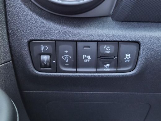 Hyundai Kona EV Fashion Design 64 kWh / SOH 100% / CCS snelladen / Stoelverwarming / Krell Audio Systeem / App... ActivLease financial lease