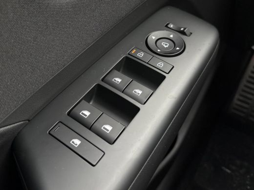 Hyundai Kona N Line Business 64.8 kWh / &euro;1000,- Voordeel / Uit Voorraad Leverbaar / Navigatie / Cruise Control... ActivLease financial lease