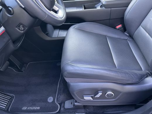 Hyundai Santa Fe 1.6 T-GDI PHEV Premium 4WD / Fabrieksgarantie tot 12-2029 / Dealer onderhouden / Afneembare Trekh... ActivLease financial lease
