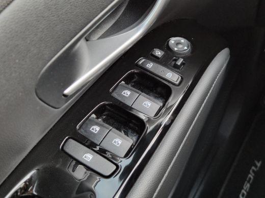 Hyundai Tucson 1.6 T-GDI PHEV Comfort Smart 4WD / SOH 97% / Dealer onderhouden / Fabrieksgarantie tot 06-2027 / ... ActivLease financial lease