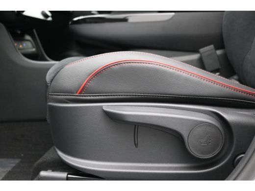 Hyundai Tucson 1.6 T-GDI PHEV N Line Edition / Navigatie / Leer-Alcantara bekleding met rode stiksel / 19" LMV /... ActivLease financial lease