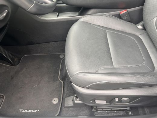 Hyundai Tucson 1.6 T-GDI PHEV Premium 4WD / Accu SoH 100 % / EAER 65 km / Leder / HUD / Navigatie / Apple Carpla... ActivLease financial lease