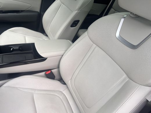 Hyundai Tucson 1.6 T-GDI PHEV Premium Sky 4WD / Accu SoH 100 % / Panorama schuifdak / Wit leder / HUD / Camera /... ActivLease financial lease