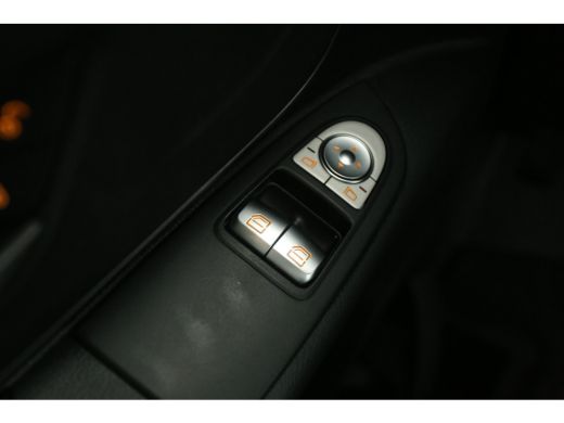 Mercedes-Benz Vito 114 CDI Lang | Automaat | Airco | Cruise | 3 Zits | Trekhaak | Camera | Carplay | Navi ActivLease financial lease