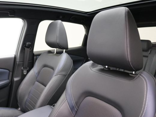 Nissan QASHQAI 1.3 MHEV Tekna / Panoramadak / All Seasonbanden / Trekhaak / 1400 Kg Trekgewicht / Lederen bekled... ActivLease financial lease