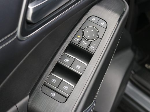 Nissan QASHQAI 1.3 MHEV Tekna / Panoramadak / All Seasonbanden / Trekhaak / 1400 Kg Trekgewicht / Lederen bekled... ActivLease financial lease