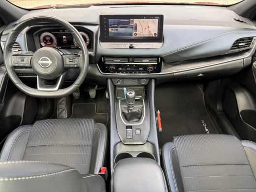 Nissan QASHQAI 1.3 MHEV Tekna / Trekhaak / Panoramadak / HUD / Elektr Bestuurders Stoel / Elektr. Achterklep / ActivLease financial lease