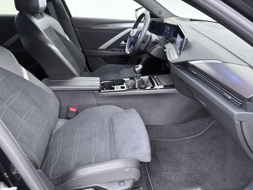 Opel Astra Sports Tourer 1.2 GS Line | Alcantara bekleding | Cruise control adaptief | LED koplampen ActivLease financial lease