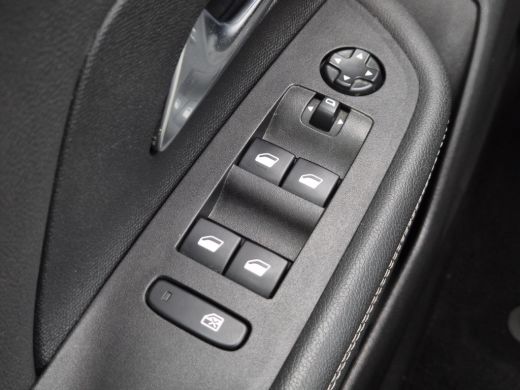 Opel Mokka-e Ultimate 50-kWh 11kw bl. / SOH 99% / Comfort-pakket / Stuur- & Stoelverwarming / CCS snelladen / ... ActivLease financial lease