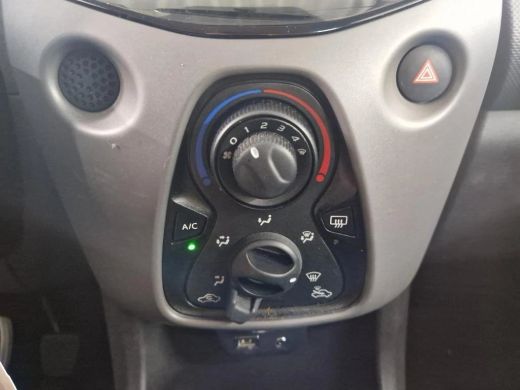 Peugeot 108 1.0 e-VTi Active Camera | Carplay | Airco | Bleutooth | Centrale Vergrendeling | LED Dagrij | Ele... ActivLease financial lease