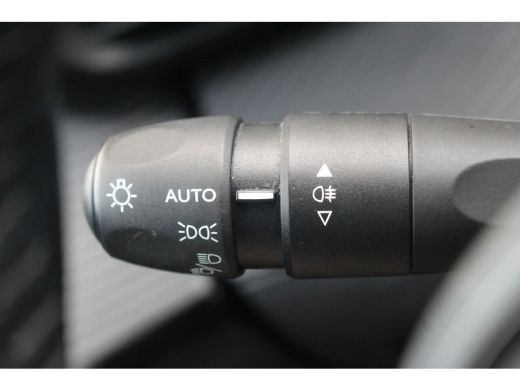 Peugeot 208 1.2 Active | Cruise | Carplay | Airco | DAB | Centrale vergrendeling | | Cruise | Carplay | Airco... ActivLease financial lease