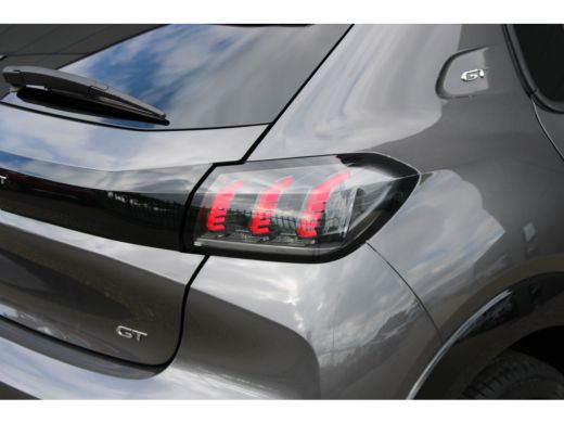 Peugeot 208 1.2 PureTech GT | Navigatie | Camera | Panoramadak | Stoelverwarming | Black Diamond | Full LED |... ActivLease financial lease