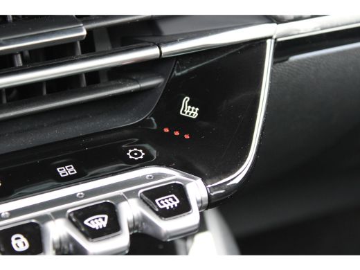 Peugeot 208 1.2 PureTech GT | Navigatie | Camera | Panoramadak | Stoelverwarming | Black Diamond | Full LED |... ActivLease financial lease