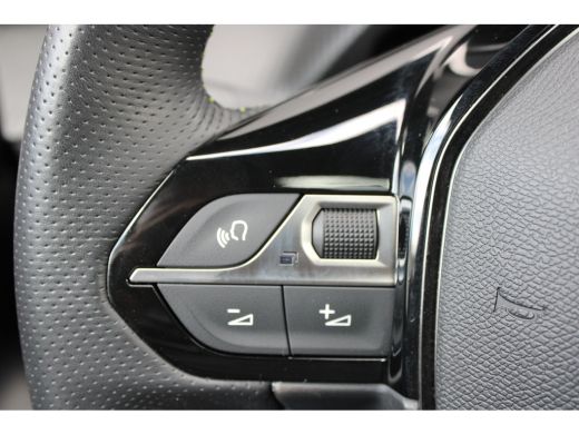 Peugeot 208 1.2 PureTech GT | Navigatie | Camera | Panoramadak | Stoelverwarming | Black Diamond | Full LED |... ActivLease financial lease