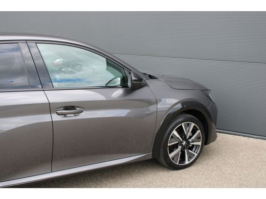 Peugeot 208 1.2 PureTech GT | Navigatie | Camera | Panoramadak | Stoelverwarming | Black Diamond | Full LED |... ActivLease financial lease