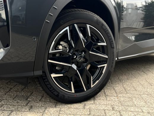 Peugeot 5008 1.2 Hybrid 145 GT Exclusive 7P VOORRAAD ACTIE | 8 JAAR GARANTIE | | 2 stoelen op derde rij | Acht... ActivLease financial lease