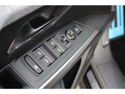 Peugeot 5008 1.6 Plug-in Hybrid 195 GT Exclusive | Panorama/schuifdak | Lederen bekleding | Massage | Stoelver... ActivLease financial lease
