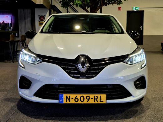 Renault Clio 1.6 E-Tech Hybrid 140 Intens 360 camera | Android-Carplay | Half leder | Stuur/Stoel verwarming |... ActivLease financial lease