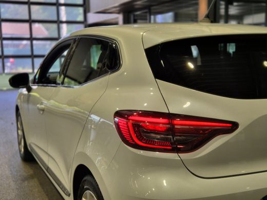 Renault Clio 1.6 E-Tech Hybrid 140 Intens 360 camera | Android-Carplay | Half leder | Stuur/Stoel verwarming |... ActivLease financial lease