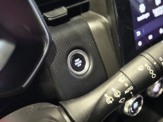 Renault Clio 1.6 E-Tech Hybrid 140 Intens 360 camera | Android-Carplay | Half leder | Stuur/Stoel verwarming |... ActivLease financial lease