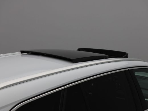 Skoda Enyaq iV 60 180 Pk | Panoramadak | Crystal Light LED | Stuur- en Stoelverwarming | Privacy Glass | Camera ... ActivLease financial lease