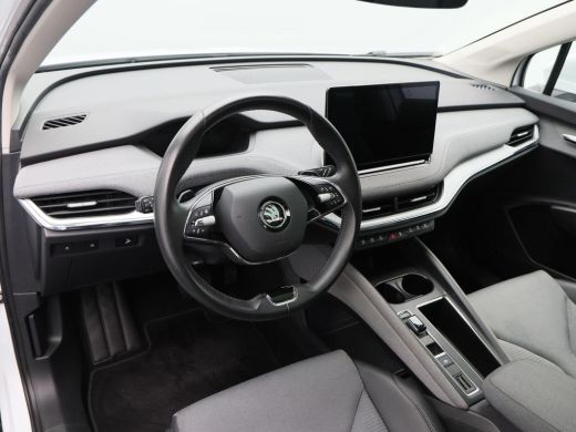 Skoda Enyaq iV 60 180 Pk | Panoramadak | Crystal Light LED | Stuur- en Stoelverwarming | Privacy Glass | Camera ... ActivLease financial lease