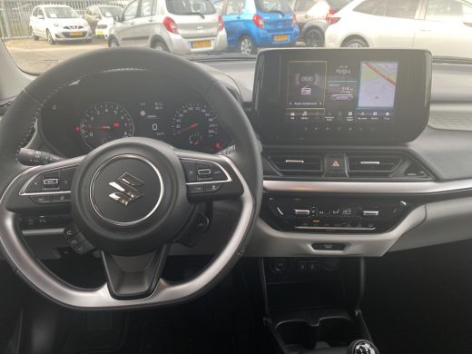 Suzuki Swift 1.2 Style Smart Hybrid | Climate Control | Adaptive Cruise Control | Parkeersensoren achter | Ach... ActivLease financial lease