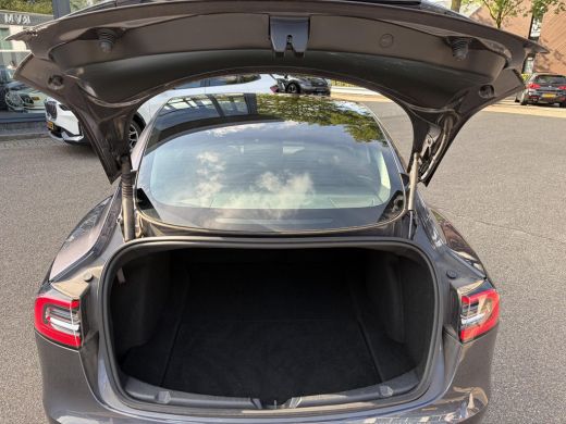 Tesla Model 3 Long Range AWD 75 kWh VAN: 35.900,- VOOR: 33.440,- UW HERFSTVOORDEEL: 2.460,-| FABRIEKSGARANTIE O... ActivLease financial lease