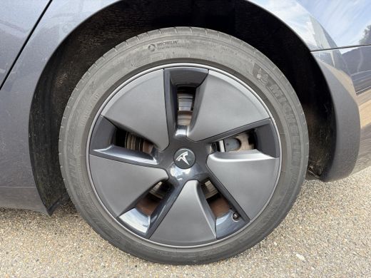 Tesla Model 3 Long Range AWD 75 kWh VAN: 35.900,- VOOR: 33.440,- UW HERFSTVOORDEEL: 2.460,-| FABRIEKSGARANTIE O... ActivLease financial lease