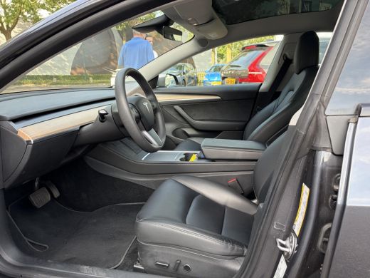 Tesla Model 3 Long Range AWD 75 kWh VAN: 35.900,- VOOR: 33.440,- UW HERFSTVOORDEEL: 2.460,-| FABRIEKSGARANTIE O... ActivLease financial lease