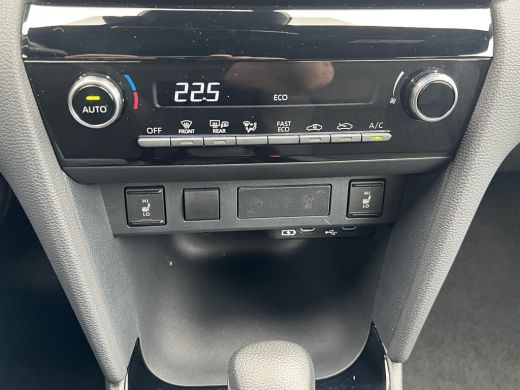 Toyota Yaris Cross 1.5 Hybrid 115 Dynamic / Comfort Pack / Dealer onderhouden / Stuur- en stoelverwarming / Camera /... ActivLease financial lease