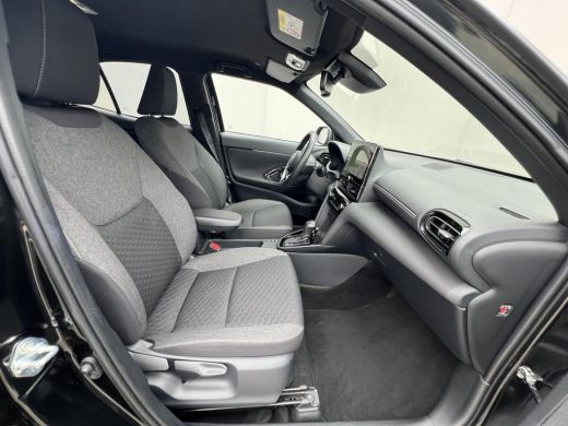 Toyota Yaris Cross 1.5 Hybrid 115 Dynamic / Comfort Pack / Dealer onderhouden / Stuur- en stoelverwarming / Camera /... ActivLease financial lease