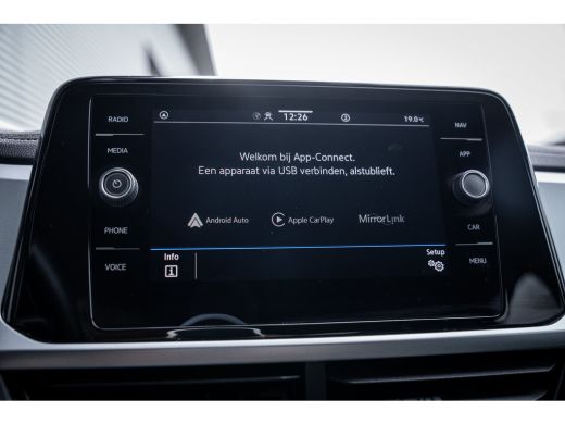 Volkswagen T-Roc 1.0 TSI Life 75 Edition | Achteruitrijcamera | Airco | Cruise control adaptief ActivLease financial lease