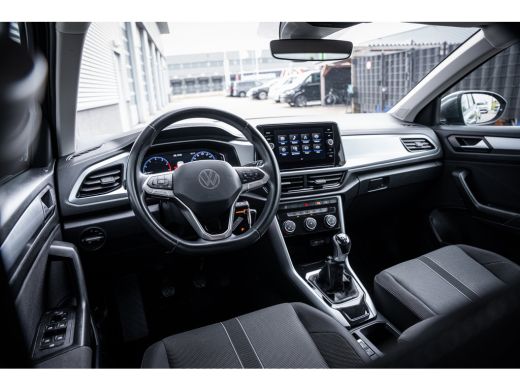 Volkswagen T-Roc 1.0 TSI Life 75 Edition | Achteruitrijcamera | Airco | Cruise control adaptief ActivLease financial lease